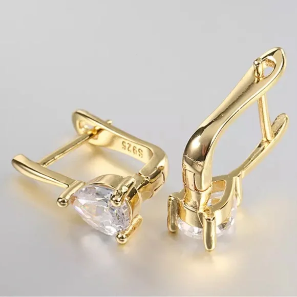 NEW GOLD 925 STERLING SILVER STUD EARRINGS, CUTE EARRINGS, WOW EARRINGS - Picture 4 of 5